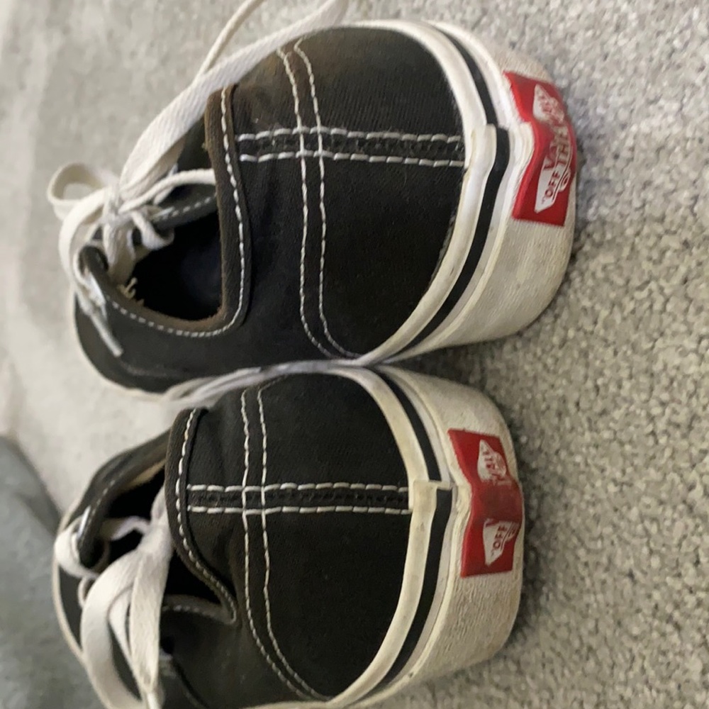 Vans - Picture 4 of 6